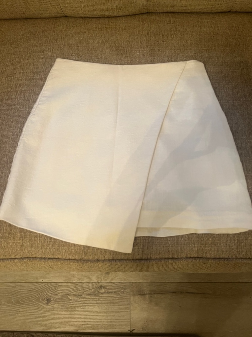 Abercrombie & Fitch Cream Asymmetric Mini Skirt